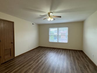3000 N Kentwood Ave unit 06 - Springfield, MO