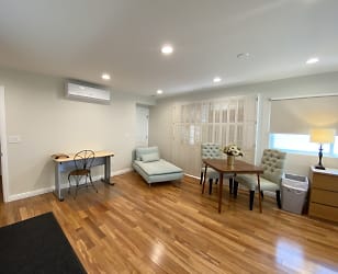 6327 Sunnyslope Ave - Los Angeles, CA