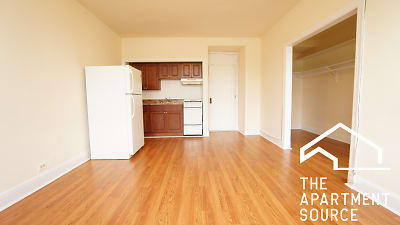 2779 N Milwaukee Ave unit 214 - Chicago, IL