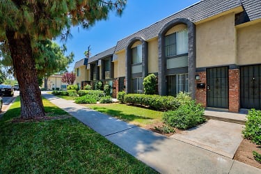 Pine Villa Apartments - Redlands, CA