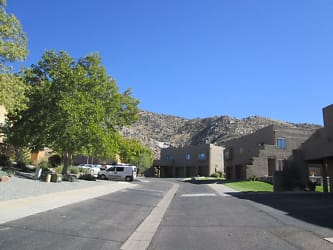 2900 Vista Del Rey NE unit 13B - Albuquerque, NM
