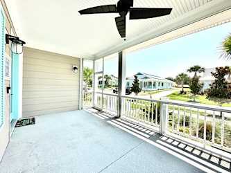 1062 Sugar Loaf Key Loop - Lady Lake, FL