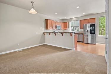 7854 SW Water Parsley Ln - Tigard, OR
