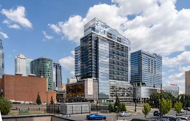 Three Light Luxury Apartments - Kansas City, MO