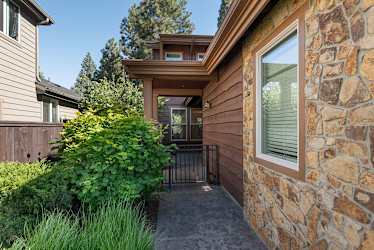 61190 Snowbrush Dr - Bend, OR