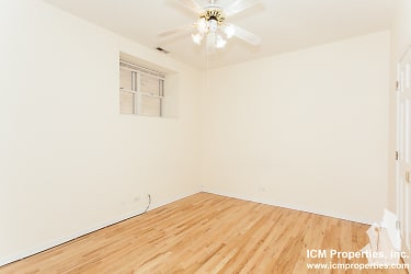 2320 N Southport Ave unit 2320-G - Chicago, IL