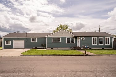 230 15th Ave SE unit 230 - Albany, OR