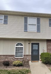 860 E Sherwood Hills Dr - Bloomington, IN