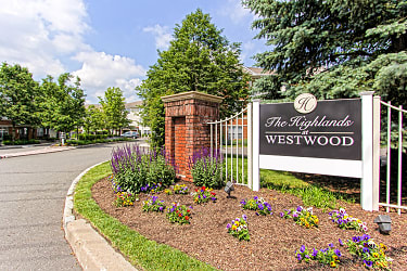 Highlands At Westwood Apartments - Westwood, NJ