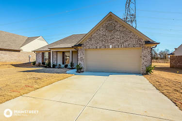 8730 Smith Ranch Dr - Southaven, MS