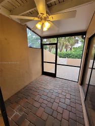 8700 NW 40th St #8700 - Coral Springs, FL