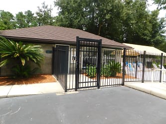 3445 NW 25th Terrace - Gainesville, FL