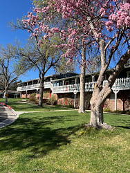 The Applewoods Apartments - Lakewood, CO