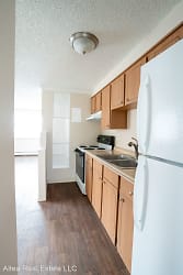 Knollwood And Tanglewood Apartments - Englewood, CO
