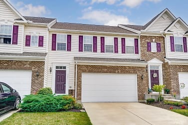 3297 Cres Falls Way - Maineville, OH
