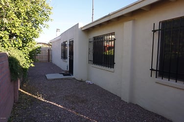 812 S Plumer Ave - Tucson, AZ