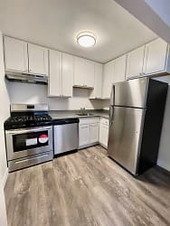 2555 N Farwell Ave Apartments - Milwaukee, WI