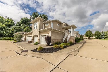 5820 Red Rock Ct Apartments - Seven Hills, OH