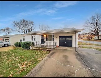 109 N Kendall Dr - Independence, MO