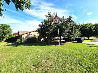 802 Ridgeway Rd - Joshua, TX