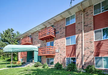 Heritage Green Apartments - Mundelein, IL