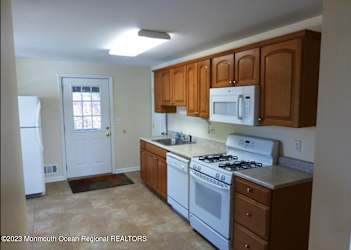 121 New Market Rd #2ND - Dunellen, NJ
