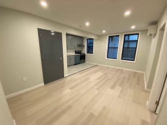 5068 47th St unit 1 - Queens, NY