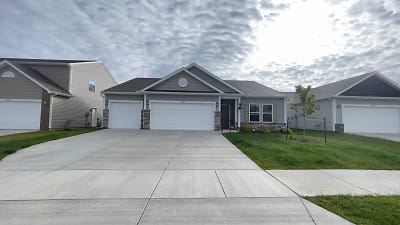 6514 Shale Crescent Dr - West Lafayette, IN