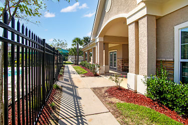 Village Place Apartments - Gulfport, MS