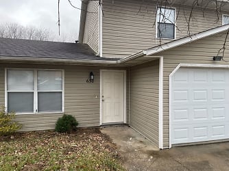 630-632 Country Squire Ct - Columbia, MO
