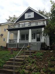 2249 Bellfield Ave unit 3rd - Cleveland Heights, OH