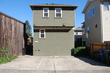 1231 6th Ave unit Upper - Seattle, WA