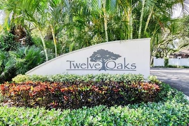 1660 12 Oaks Way #207 - North Palm Beach, FL
