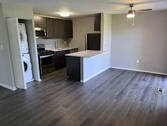 Ridge Gardens Apartments - Parkville, MD