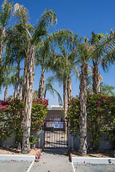 654 S Thornhill Rd - Palm Springs, CA