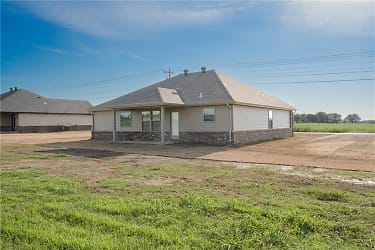 1616 Taylor Orchard Rd - Gentry, AR