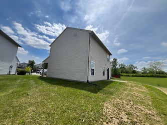 4330 Village Bend Ct - Indianapolis, IN