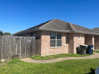 2309 Pronghorn Ln - College Station, TX
