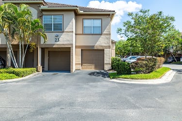 1048 Normandy Trace Rd - Tampa, FL