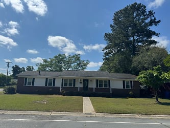 3001 Hermitage Ave - Fayetteville, NC