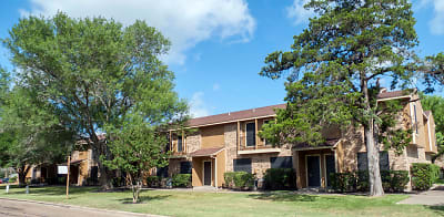 Wood Trail Apartments - Bryan, TX