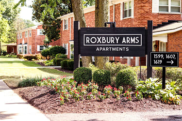 Roxbury Arms Apartments - Grandview Heights, OH