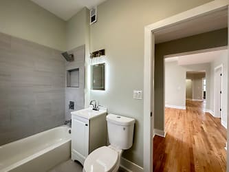 2910 N Rockwell St unit 5 - Chicago, IL