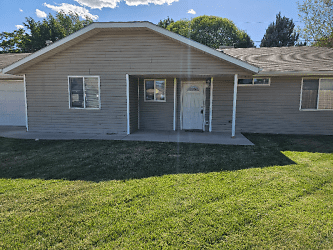 593 Greenfield Cir W - Grand Junction, CO
