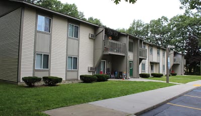 120 Toepher Dr unit One - Houghton Lake Heights, MI