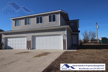 312 5th Ave W - Powers Lake, ND