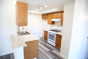 11051 Hesby St unit 12 - Los Angeles, CA