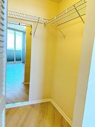 19501 W Country Club Dr #2611 - Aventura, FL