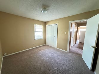 3002 Tanglewood Cir unit 2 - undefined, undefined