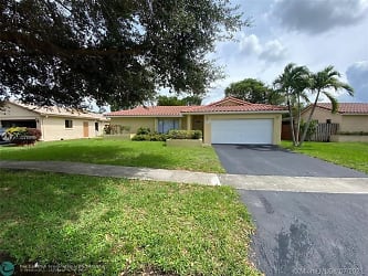 9658 NW 28th Ct - Coral Springs, FL